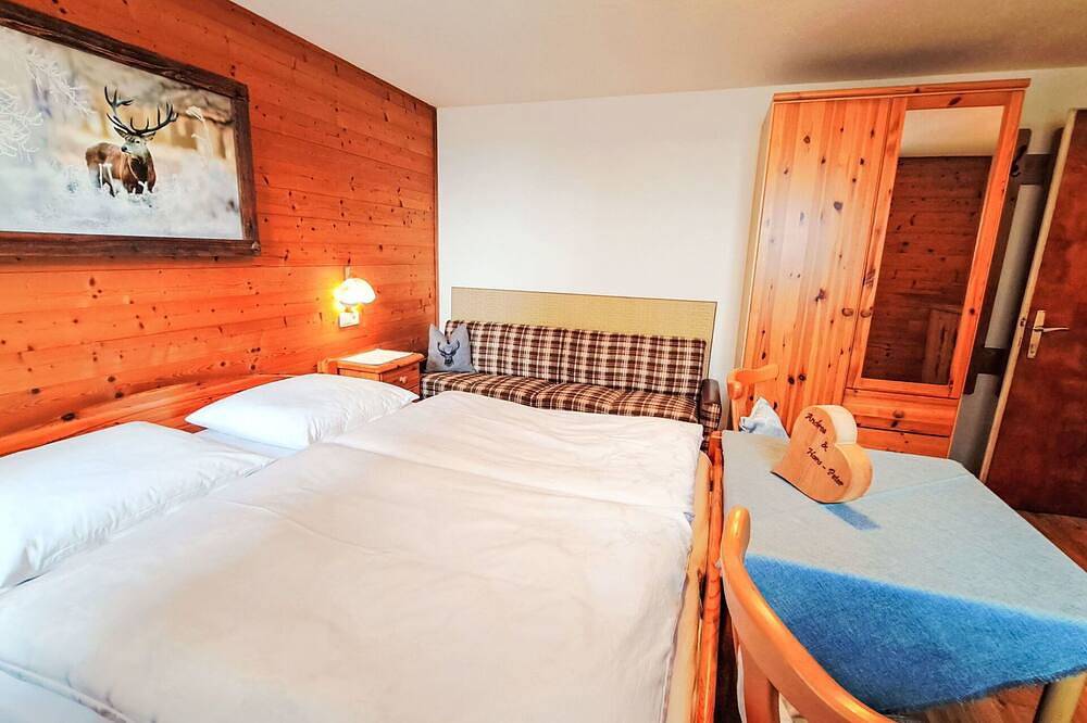 Gezellig appartement in vakantiehuis voor 12 personen met Wifi, Tv, patio en panorama in Hainzenberg, Zillertaler Alpen