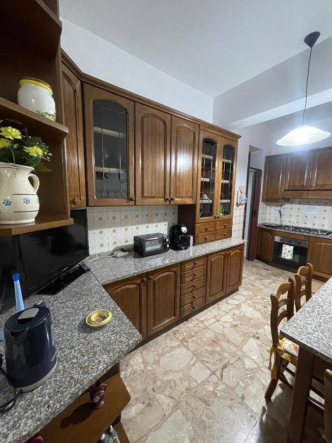 Gîte pour 4 personnes, avec terrasse dans Gallico Marina - 3