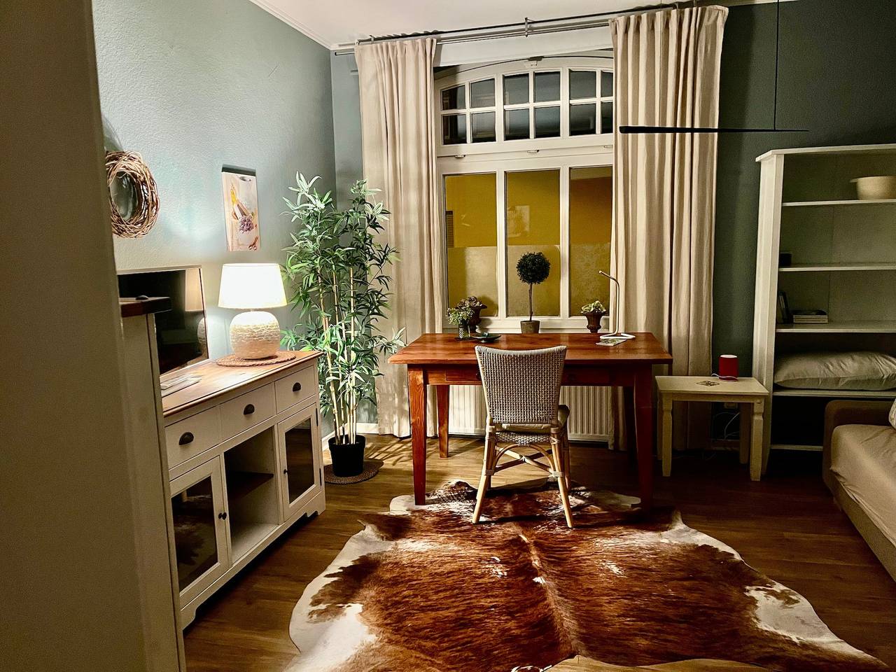 Ganze Wohnung, Apartment „Individuelle Terrassenwohnung“ mit gemeinsamer Terrasse und Wlan in Baldeneysee, Essen