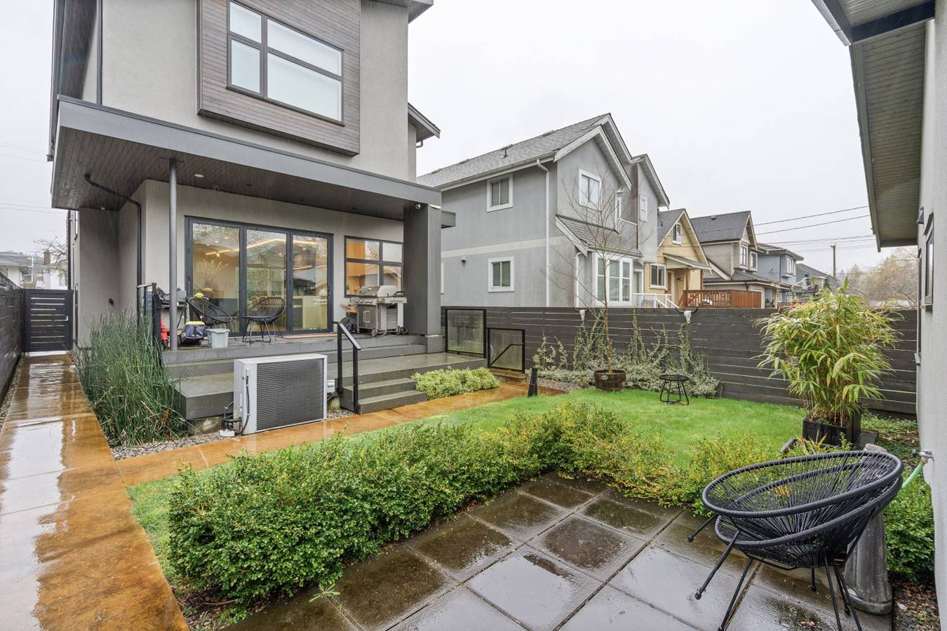 Upscale 4Br Fifa Home | Steps Away to Skytrain in Vancouver, British-Columbia