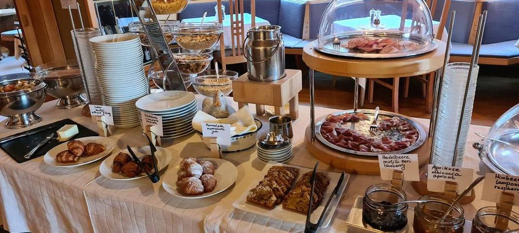 Hotel für 3 Personen, mit Ausblick und Pool sowie Garten und Sauna, mit Haustier in Seis am Schlern - 2