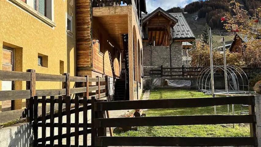 Gîte pour 11 personnes, avec Balcon dans Vars (station de ski)