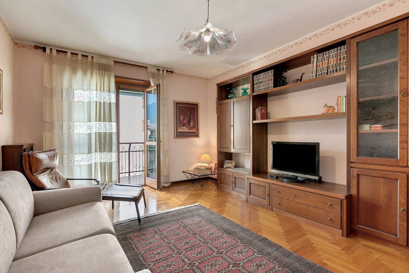 Appartamento intero, Appartamento 'La Dimora Abg' con vista montagna e balcone in Aosta, Alpi Pennine