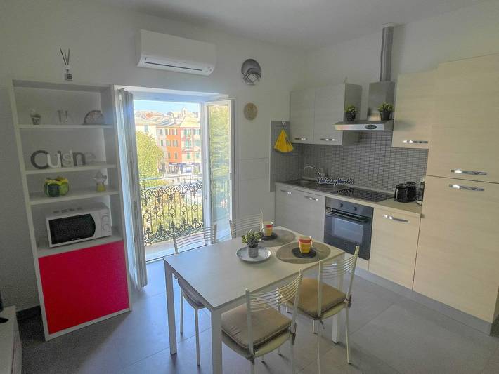Gîte pour 4 personnes, avec balcon à Savona