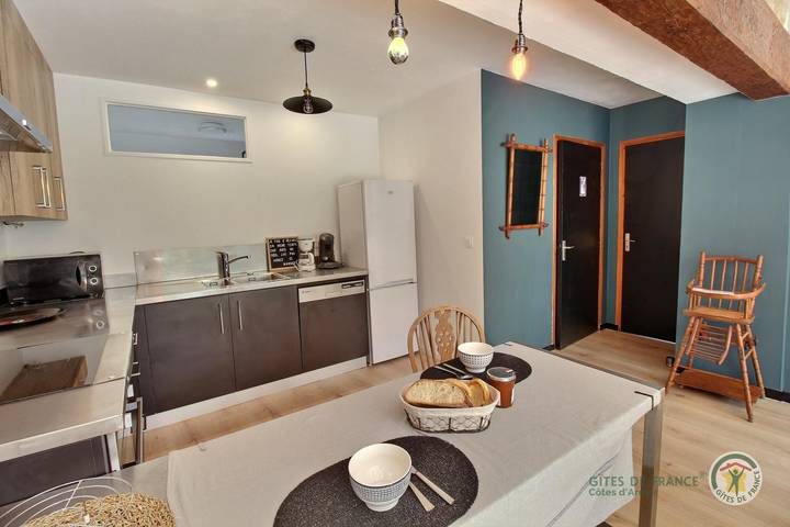 Gîte pour 2 personnes, avec Jacuzzi ainsi que Terrasse et Jardin à Penvénan - 4