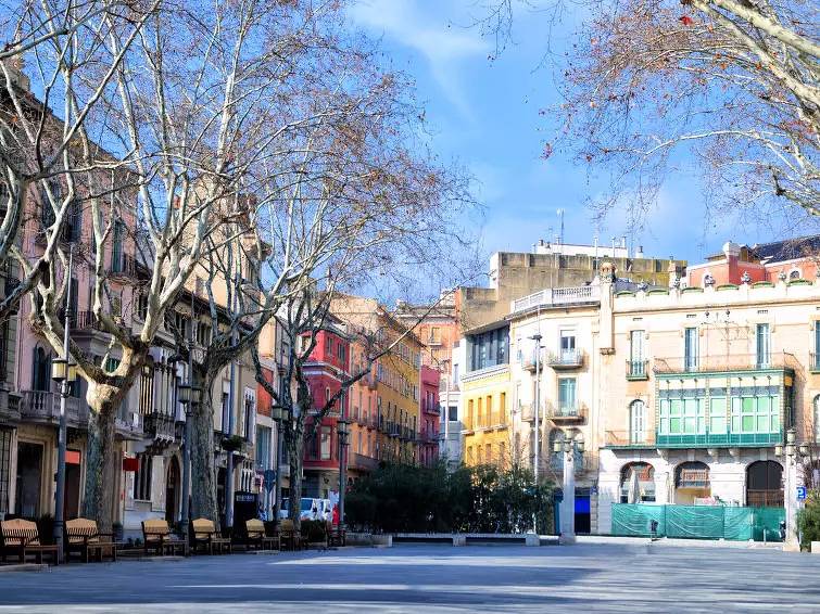 Ganze Wohnung, 4 Zimmer 4 Personen in Figueres, Oberampurien