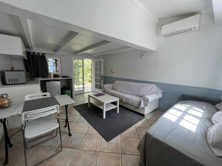 Gîte pour 2 personnes, avec piscine ainsi que jardin et vue à Meyreuil - 2