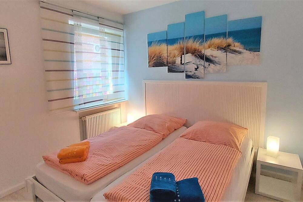 Ganze Wohnung, Ferienhaus Herter, Wifi, gr. Garden, play equipment, lounger / play area, grill, animals in Eckwarden, Butjadingen