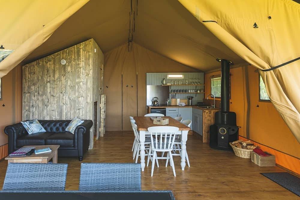 Birch Safari Tent, the perfect family and dog friendly glamping site, Devon in Tiverton, Devon