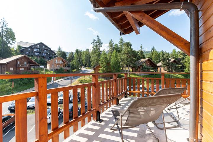 Gîte pour 6 personnes, avec terrasse dans La Joue du Loup - 2