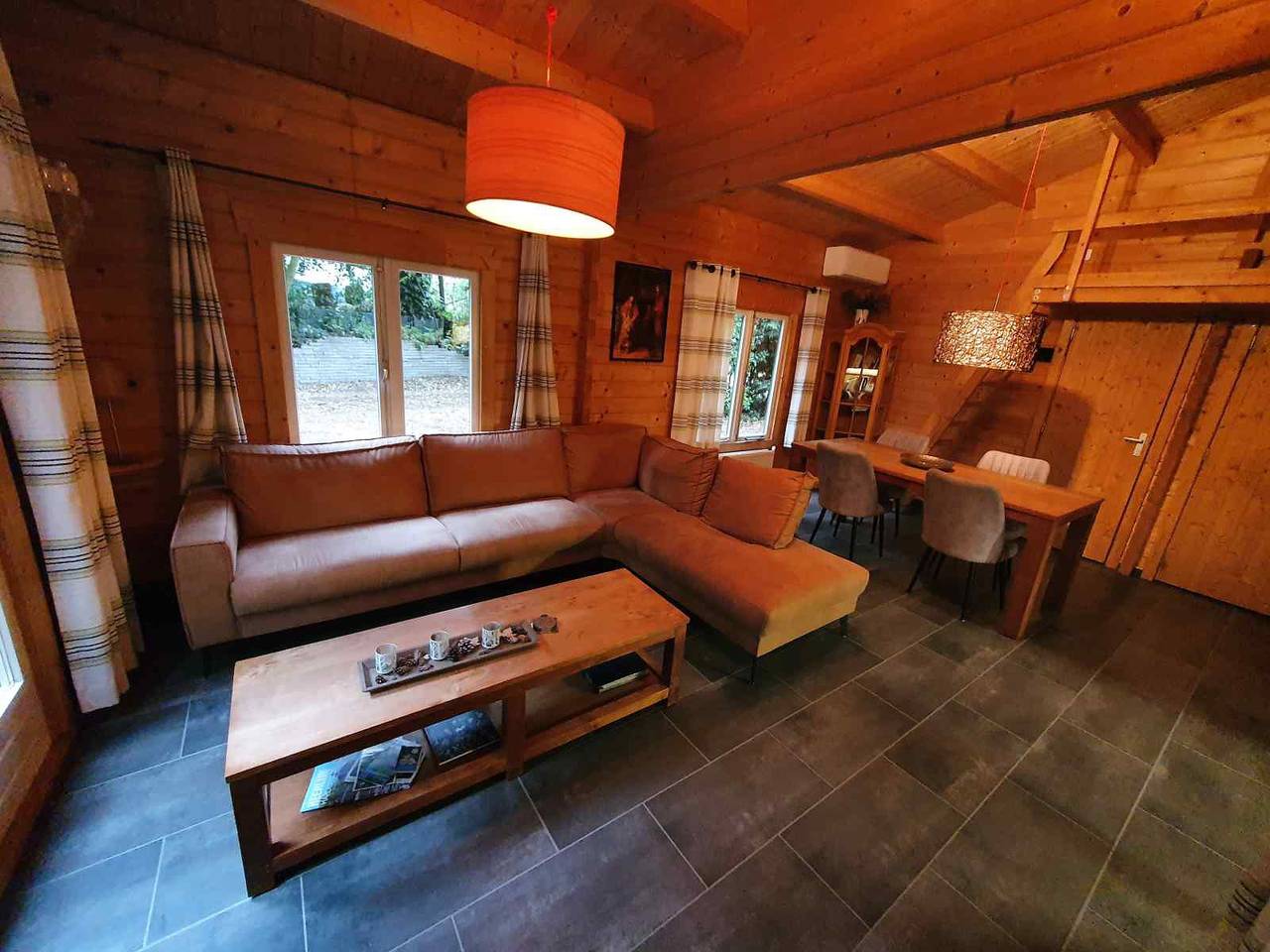 Comfortabel chalet met bubbelbad voor 4 tot 6 personen, gelegen in Ermelo op de Veluwe in Ermelo, Veluwe