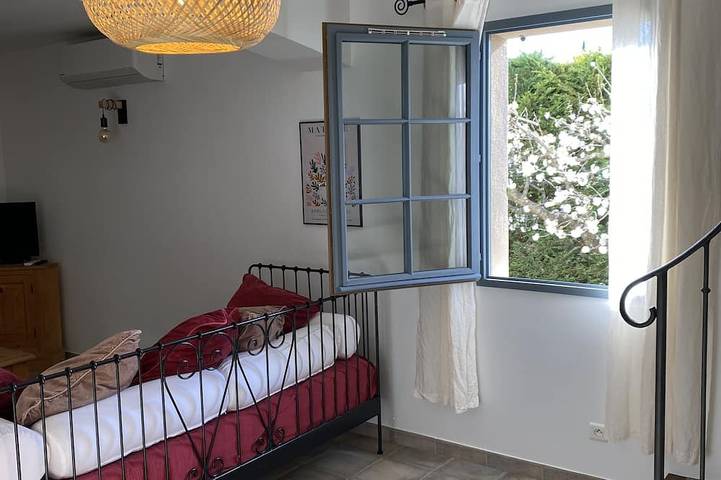 Beautiful house with private pool and superb view of the village in Beaumes-de-Venise, Vaucluse