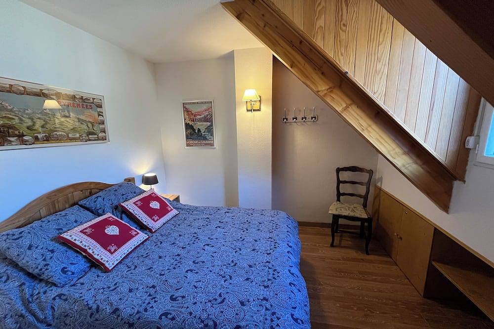 Entire apartment, T4 apartment in the heart of the village, 4 Diamonds, secure Wifi, in Saint-Lary-Soulan, Pyrenees National Park