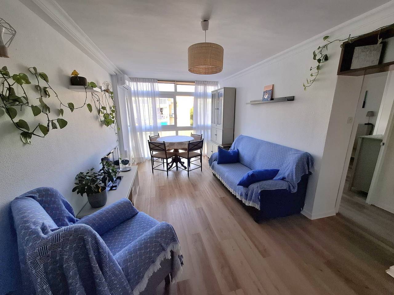 Entire apartment, Apartment 'Cozy Home Malaga Paradise' with Wi-Fi and Air Conditioning in Carretera de Cádiz, Malaga