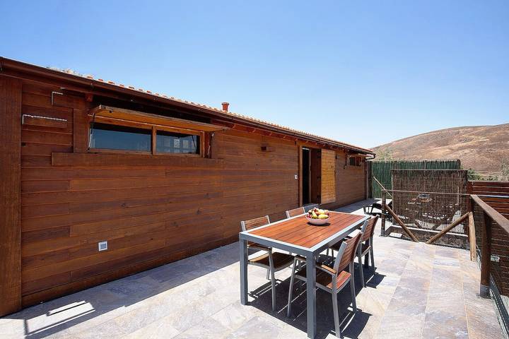 Vacation Home 'La Casita De Vidal' with Mountain View, Private Terrace and Wi-Fi in Tuineje, Fuerteventura