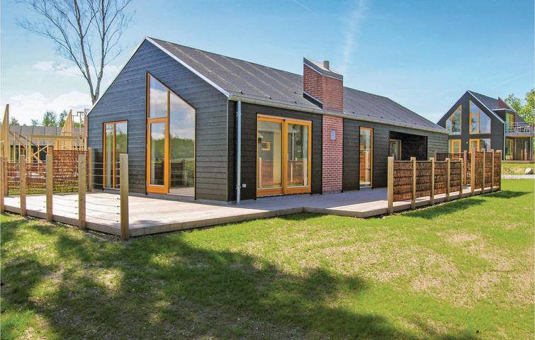 Ferienhaus für 6 Personen, mit Terrasse und Whirlpool