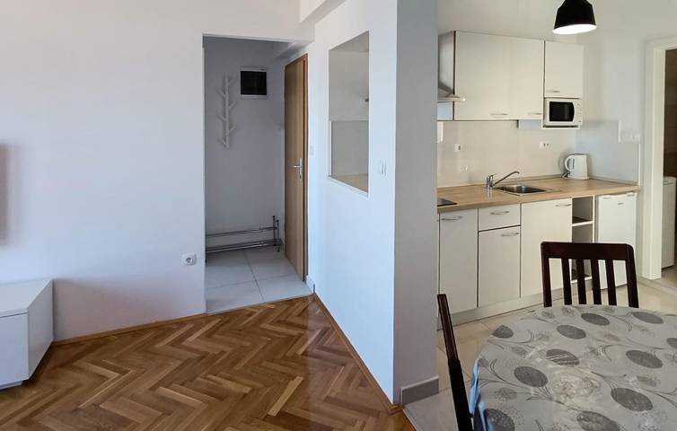 Apartamento vacacional entero, Escapada a la costa: acogedor apartamento en Podgora con aparcamiento y wifi in Podgora, Rivera de Makarska