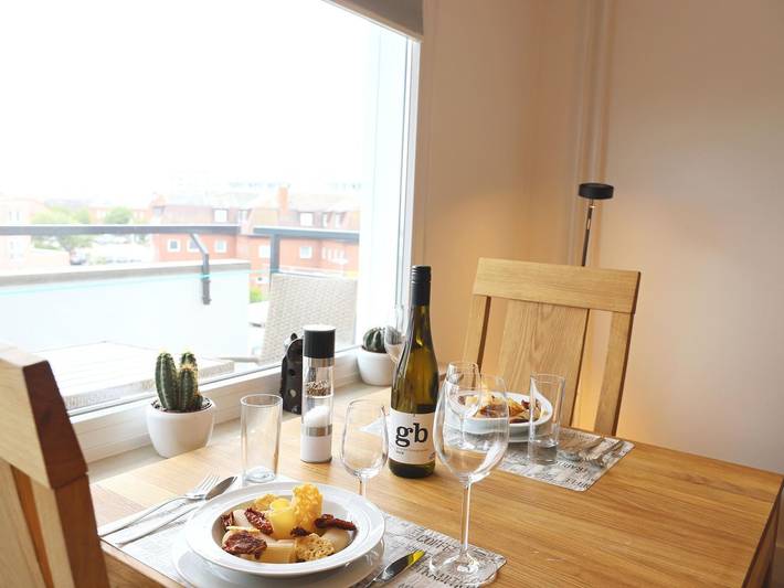 Ganze Wohnung, Gemütliches 2-Zimmer-Appartement mit Balkon und Wellnessbereich in Westerland in Westerland, Sylt (Gemeinde)