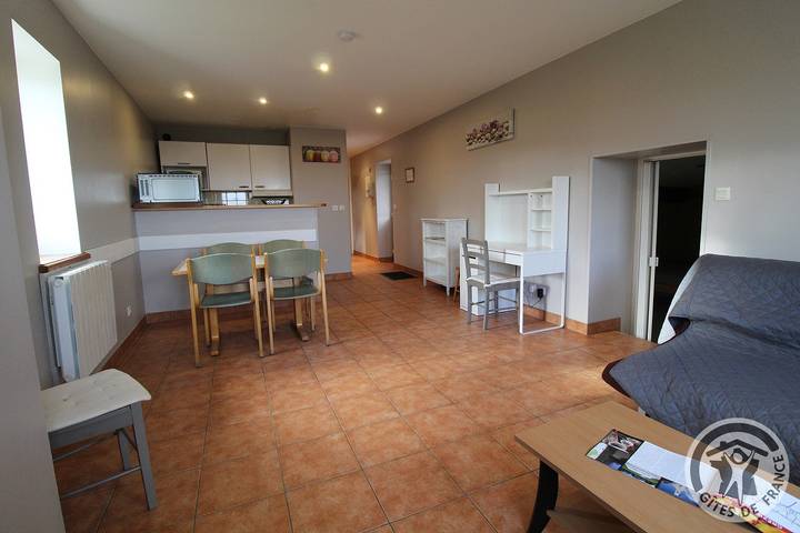 Gîte pour 5 personnes, avec jardin à Thurins - 2