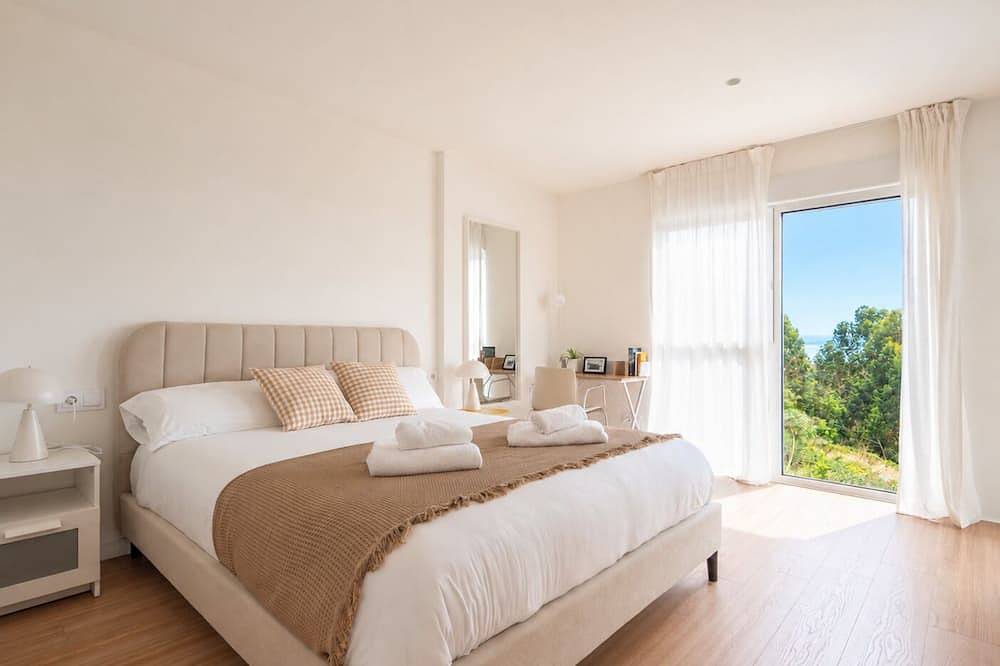 Ganze Wohnung, Apartment mit Meerblick & Pool an der Küste Galiciens in Cangas, Rías Baixas