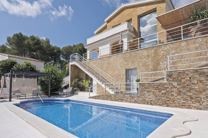 Villa for 8 people, with balcony and garden - 1