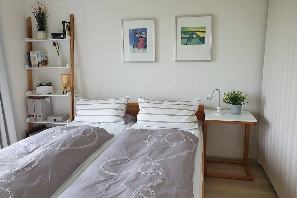 Ganze Wohnung, Fewo mit traumhaftem Panoramablick über Kieler Förde, in Kieler Förde, Stein
