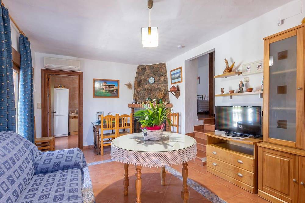 Stunning home in Padul in El Padul, Cordillera Penibética