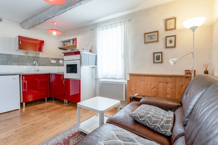 Hel lägenhet, Cottage 'Gîte Chez Augustine' with Wi-Fi and Air Conditioning in Sarrians, Vaucluse