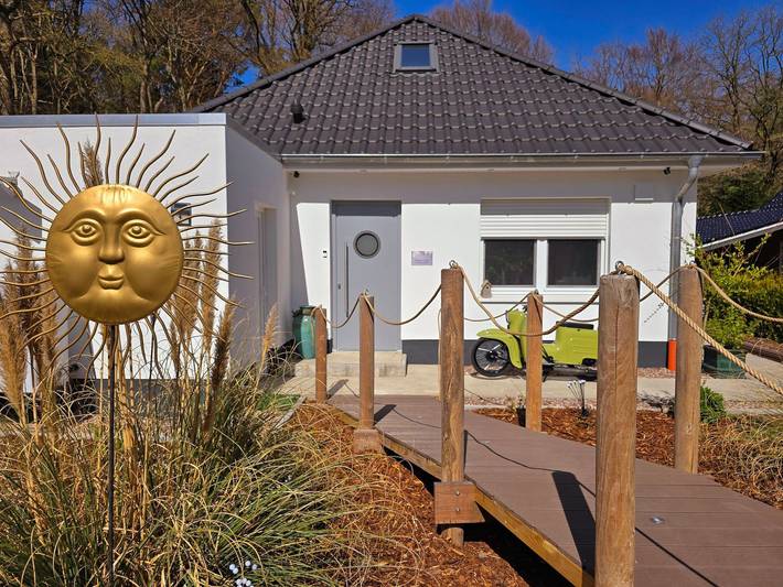 Ferienhaus für 4 Personen, mit Garten und Whirlpool in Wiefelstede