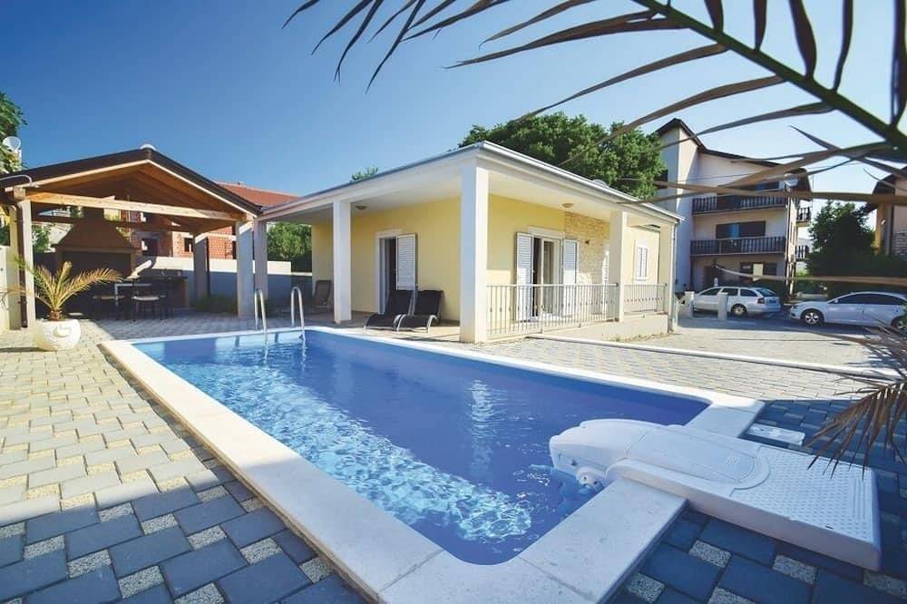 Haus mit Pool für Familien Vodice in Vodice, Šibenik-Knin