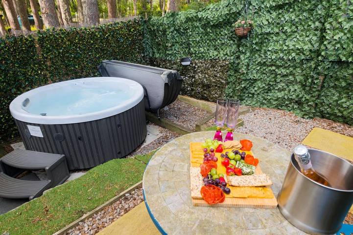 Ferienhaus für 2 Personen, mit Garten und Whirlpool, mit Haustier - 1