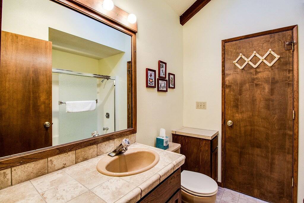 Ruhige Sackgasse zwischen Village & Fort Rock, Wood Fireplace in Sunriver, Deschutes County