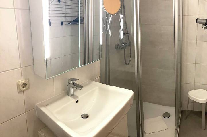 Ganze Wohnung, Ferienhaus Südstrand **** Schwimmbadnutzung, exklusives Haus mit eigener Sauna in Göhren, Rügen