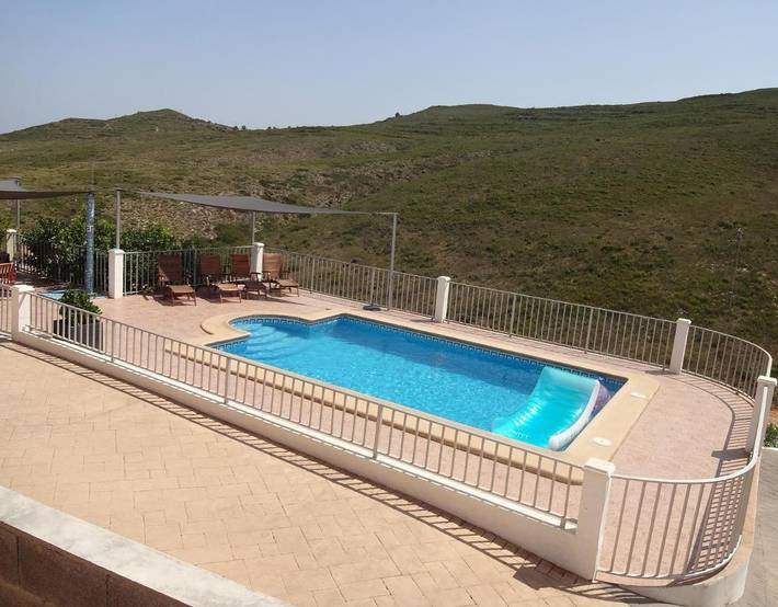 Appartement de vacances pour 6 personnes, avec Balcon et Terrasse ainsi que Jardin et Piscine à Turís