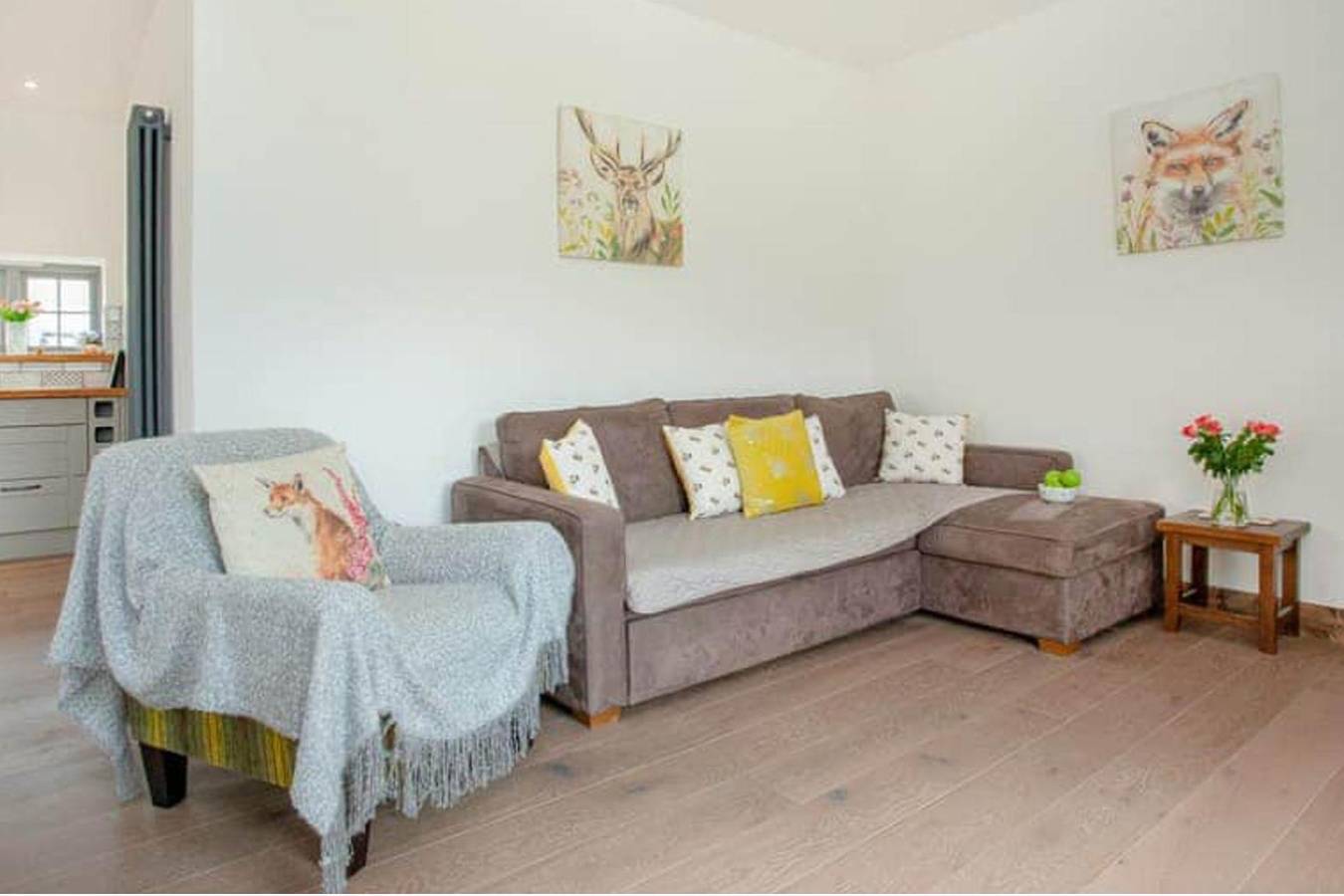 2-Bed Cottage Sleeps 4 with Hot Tub in Dunkeswell, Devon