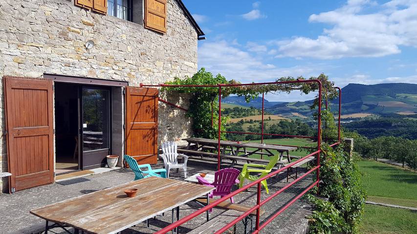 Gîte pour 18 personnes, avec jardin et terrasse à Compeyre - 4