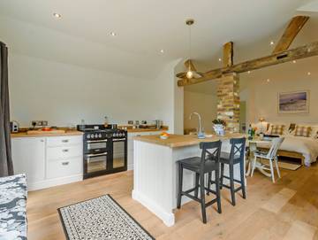 Log Cabin for 2 People in East Chiltington, East Sussex, Photo 3