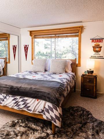 Log Cabin for 4 Guests in Idyllwild, Riverside County, Picture 3