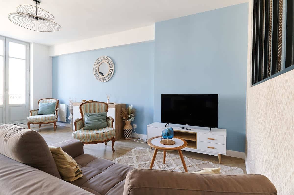 Appartement entier, Elegant flat with Les Halles View & Ac in Béziers, Côte méditerranéenne (France)