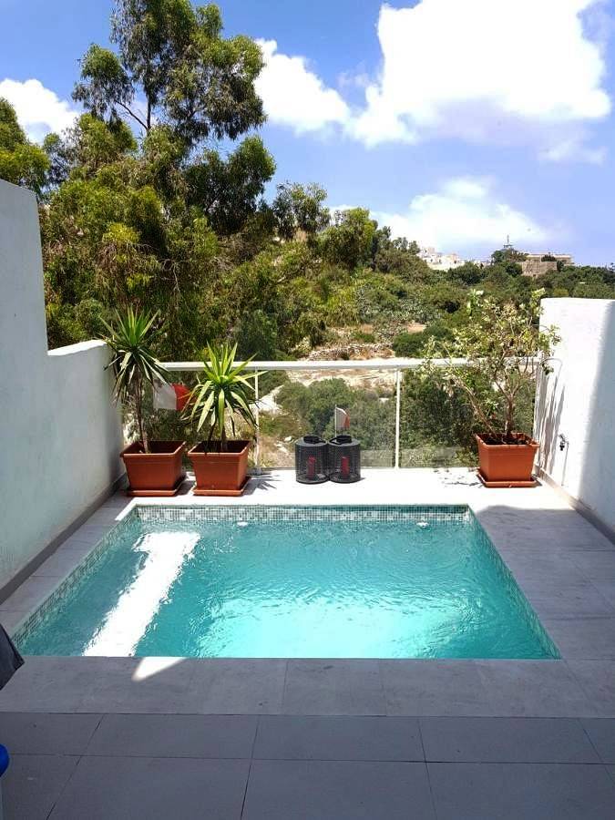 Duplex Maisonette with Heated P-Pool and Jacuzzi in San Giljan, Malta Island