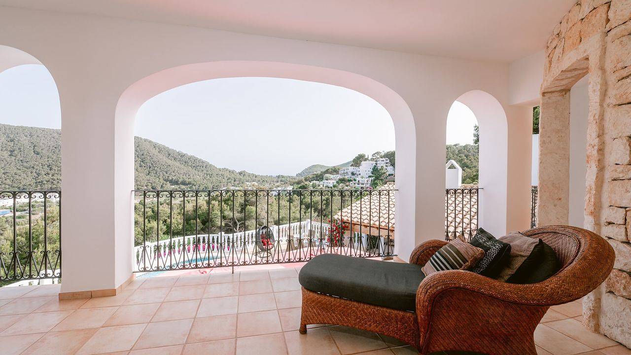 Chalet para 10 personas con balcón in Cala Llonga, Santa Eulària des Riu