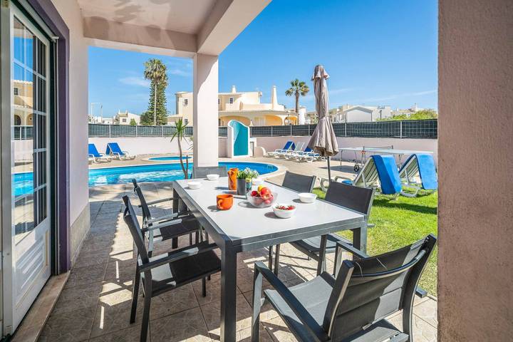 Location de vacances pour 10 personnes, avec terrasse à Guia - 2