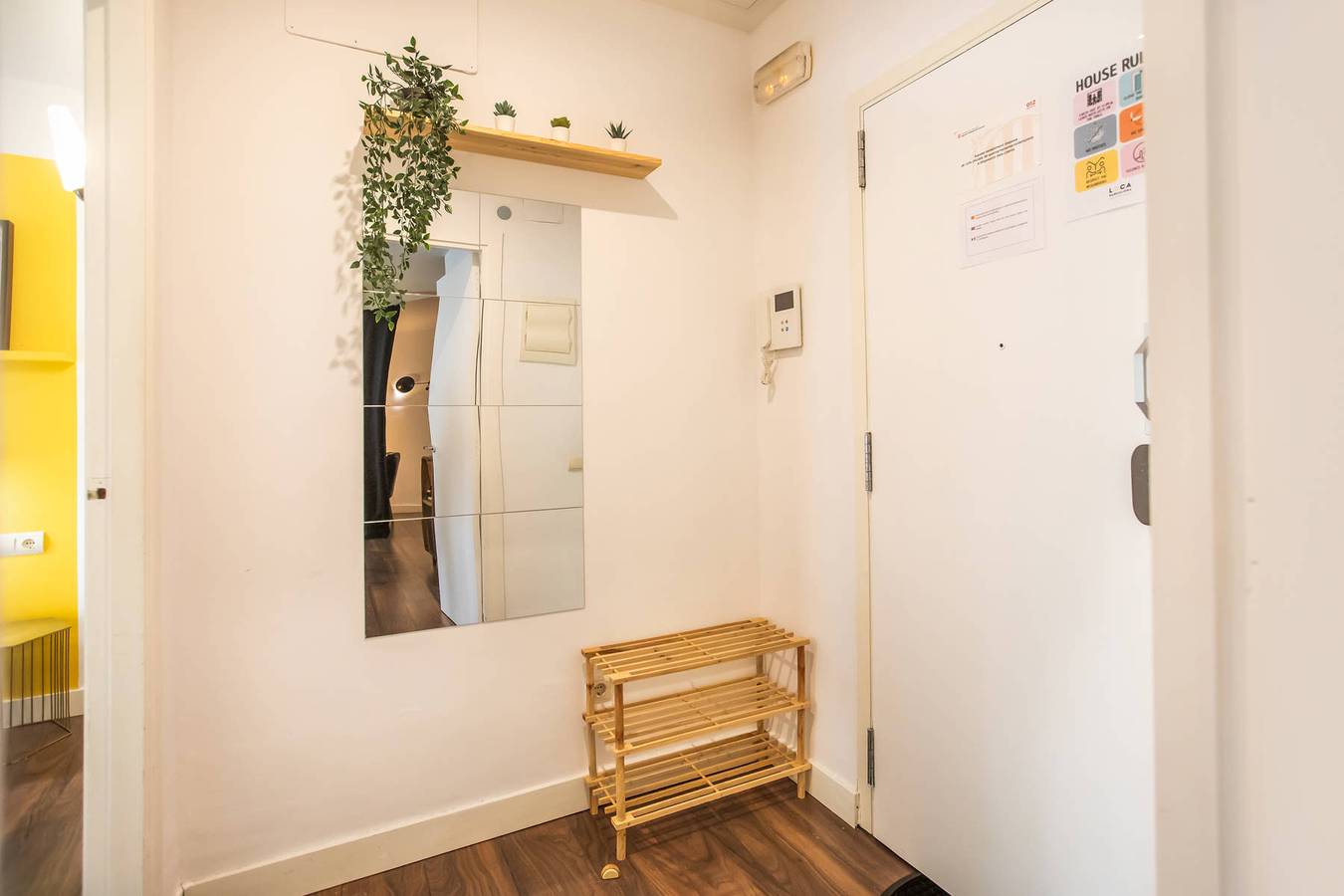 Hel lejlighed, Ebe1par1133- Apartment in Avenida Paralelo in Barcelona Centre, Barcelona