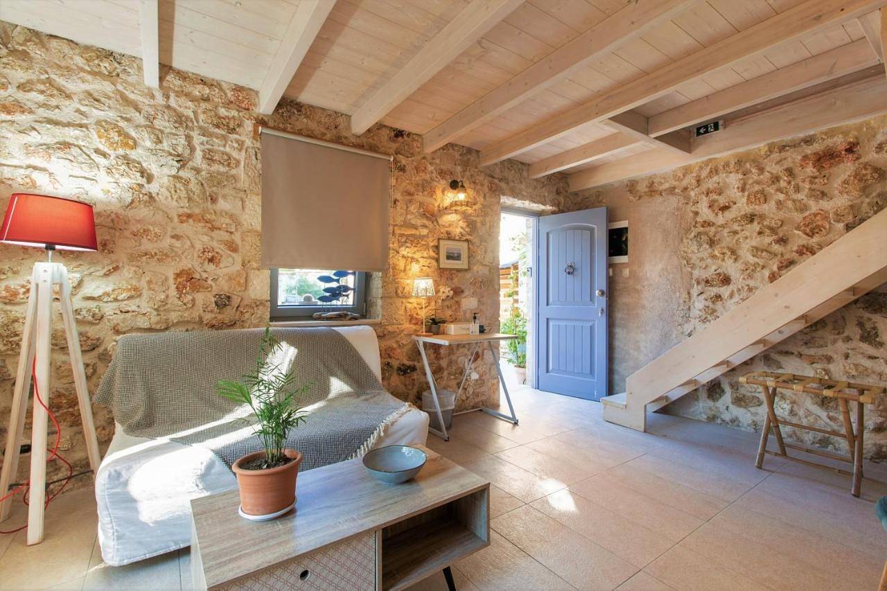 Luxurious bungalow in Ipsos beach in Corfú