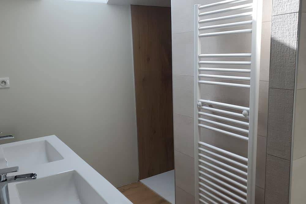 Maison de Pêcheur Entièrement Rénovée Proche Plage in Treffiagat, Quimper region