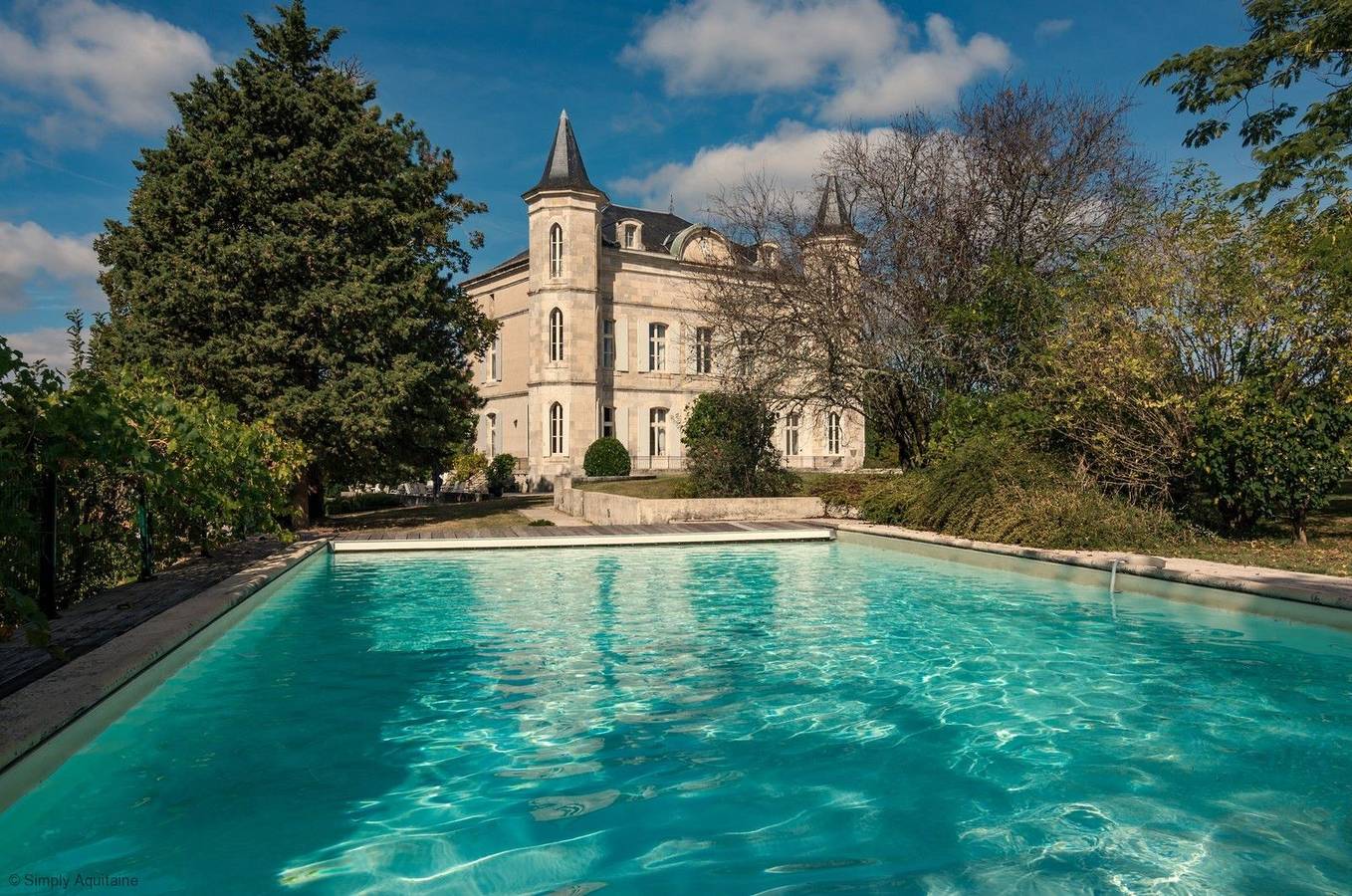 Château pour 18 personnes avec vue sur le lac in Laugnac, Région d'Agen