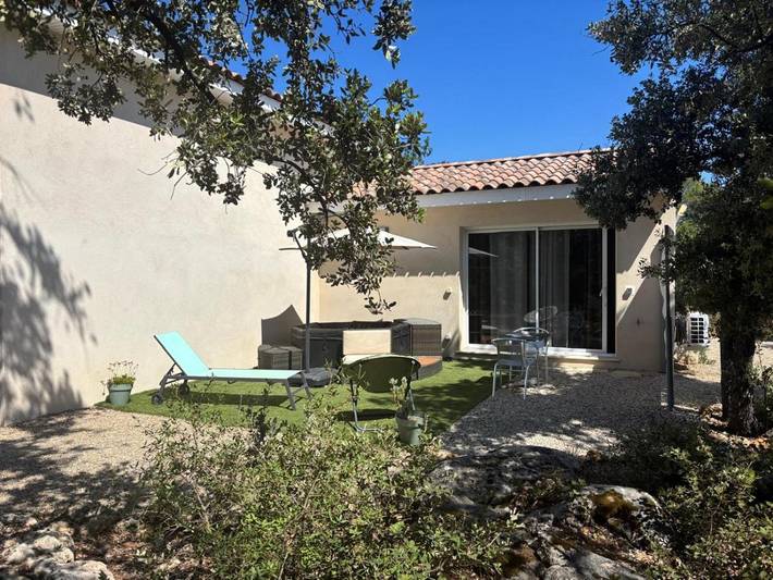 Chambre d’hôte pour 2 personnes, avec Terrasse et Jardin ainsi que Piscine et Vue à Sillans-la-Cascade - 3