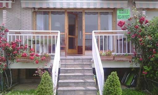 Location de vacances pour 6 personnes, avec piscine ainsi que jardin et vue à Laredo - 2