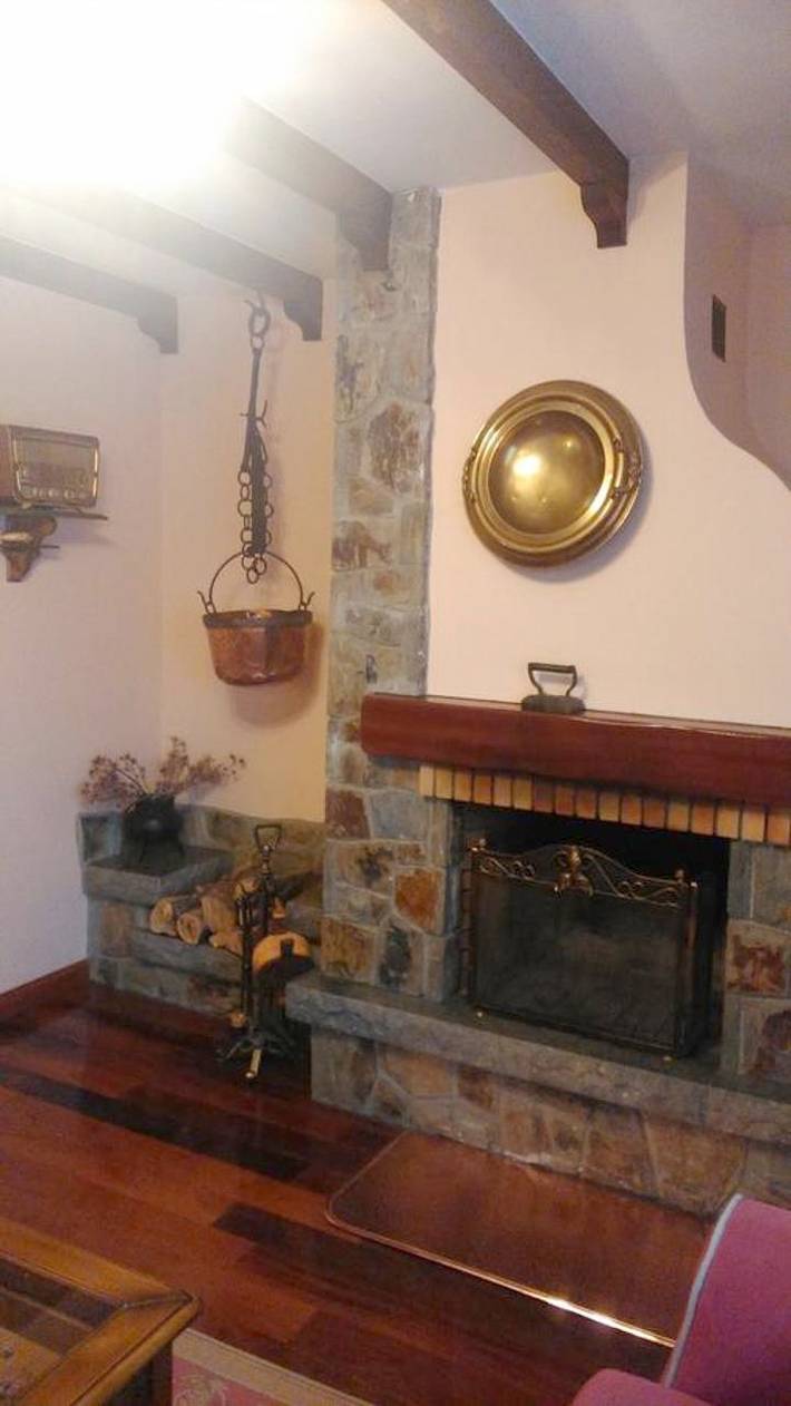 Casa rural para 5 personas, con Balcón y Terraza además de Jardín y Vistas al lago en Parque Regional de la Montaña de Riaño y Mampodre