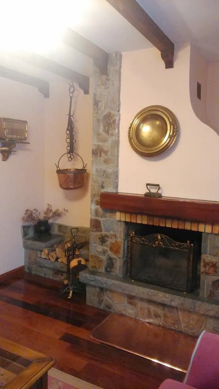 Casa rural para 5 personas, con vistas además de jardín y vistas al lago - 1